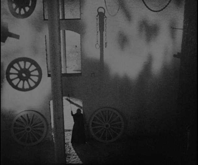 The old witch (Henriette Gérard) rules over a community of shadows in Carl Th. Dreyer's Vampyr (1932)