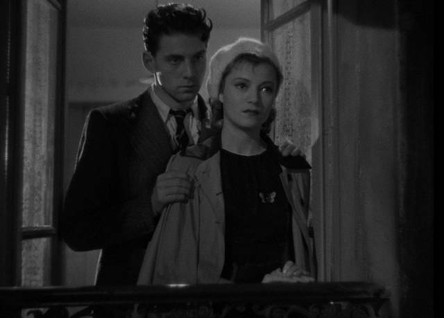 Renée (Annabella) and Pierre (Jean-Pierre Aumont) look for the last time at a world they're determined to leave in Marcel Carné's Hôtel du Nord (1938)
