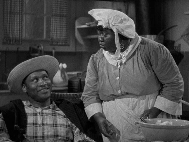 Joe (Paul Robeson) and Queenie (Hattie McDaniels) have an easy, affectionate marriage in James Whale's Show Boat (1936)