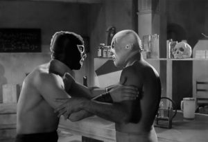 El Incognito (Fernando Oses) un-brainwashes Santo in Joselito Rodríguez' Santo vs Evil Brain (1961)