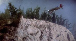 Porfirio (Ignacio López Tarso) sees a plane crash on a high ridge in Carlos Enrique Taboada's Rapiña (1975)