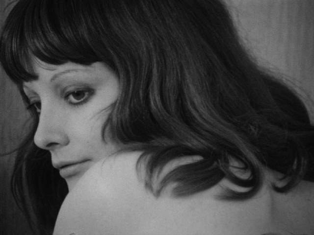 Detective Solange Lebas (Solange Pradel) investigates a series of murders in Jean-Denis Bonan's A Woman Kills (1968)