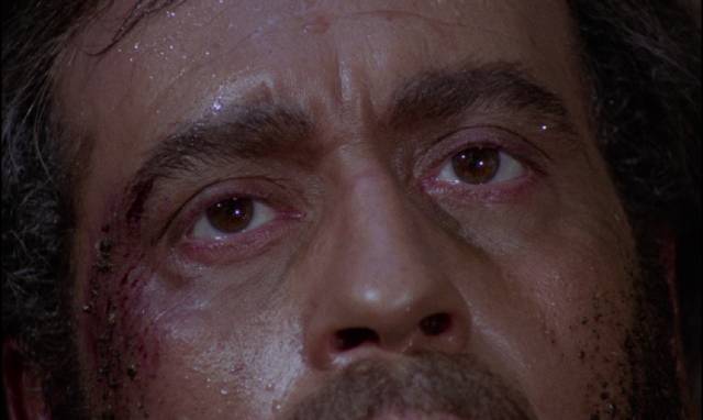 Peddler Benito Freire (José Luis López Vázquez) is tormented by murderous impulses in Pedro Olea's El bosque del lobo (1970)