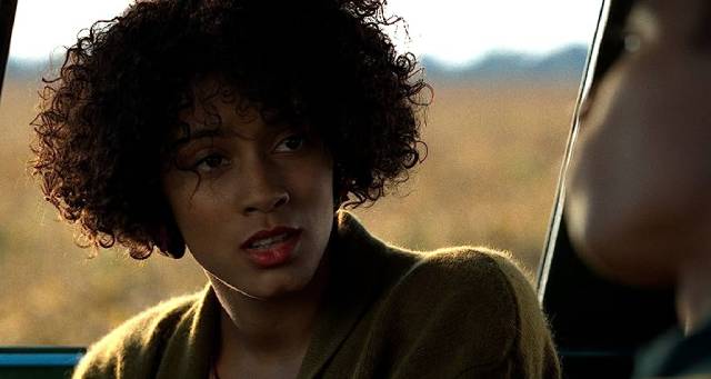 Fantasia (Cynda Williams) just wants to get home to see her child in Carl Franklin's One False Move (1992)