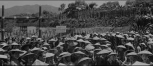 Crowd's gather in expectation of an entertaining spectacle in Tadashi Imai's Revenge (1964)