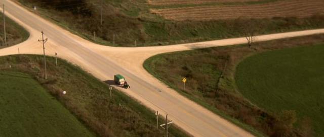 A small figure in a vast landscape in David Lynch's The Straight Story (1999)