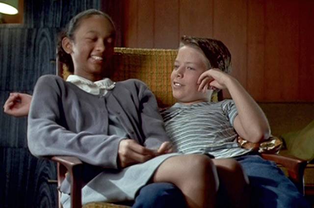 Bobby (David Turnbull) flirts with Jenna (Katherine Lee Raymond) in Jeff Erbach's The Nature of Nicholas (2002)