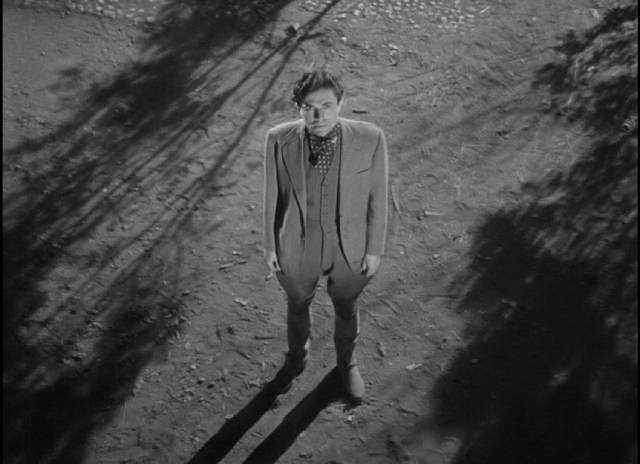 James Mason is haunted by wartime trauma in Leslie Arliss's The Night Has Eyes (1942)