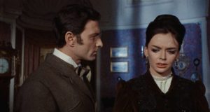 Cynthia (Barbara Steele) confides her fears to her husband's assistant Dr. Kurt Lowe (Silvano Tranquilli) in Riccardo Freda's The Horrible Dr. Hichcock (1962)
