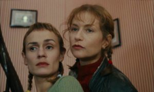 Sophie (Sandrine Bonnaire) and Jeanne (Isabelle Huppert) become allies against the bourgeois Lalievres family in Claude Chabrol’s La cérémonie (1995)