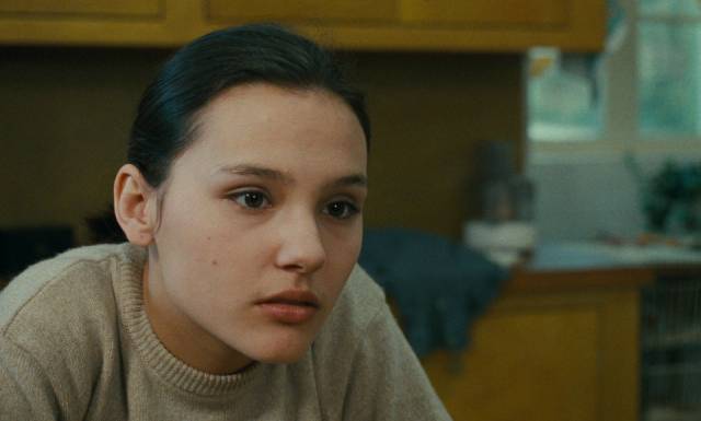 Melinda (Virginie Ledoyen)'s sincere concern and offer of help comes across as condescension in Claude Chabrol’s La cérémonie (1995)