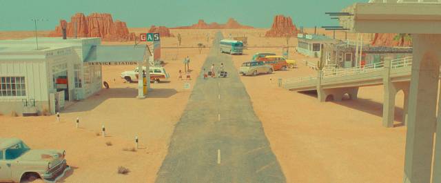 A desert dream of 1950s paranoia in Wes Anderson's Asteroid City (2023)