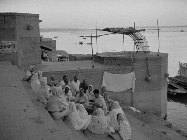 Harihar (Kanu Bannerjee) teaches on the banks of the Ganges in Satyajit Ray's Aparajito (1956)