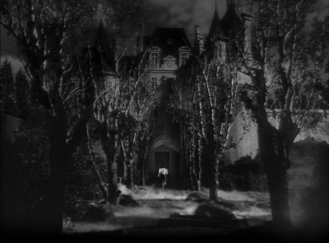 Fleeing a mob Denis De Beaulieu (Richard Stapley) arrives at a gloomy mansion in Joseph Pevney's The Strange Door (1951)