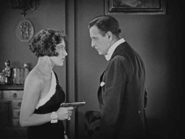 Michael Nash (Conway Tearle) and Zara (Aileen Pringle) have a difference of opinion in Tod Browning's The Mystic (1925)