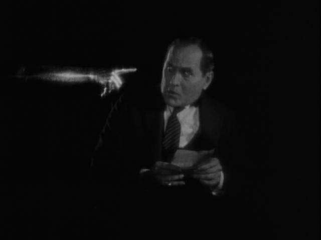 ... manifesting phantom spirits bearing messages in Tod Browning's The Mystic (1925)
