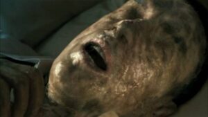 The alien fungus transforms people from inside in Oliver Hirschbiegel’s The Invasion (2007)