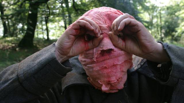 The mind-bending paradox of Nacho Vigalondo’s <i>Timecrimes</i> (2007)