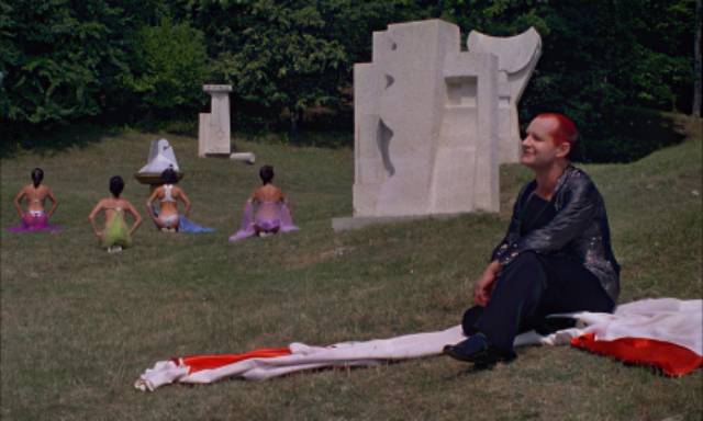 Ekkehard Schall's Chief embodies the decadence of colonialist oppression in Gottfried Kolditz’s In the Dust of the Stars (1976)